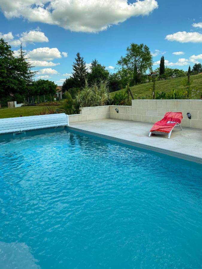 Alba. Piscine Grand Jardin Hauts De Bordeaux